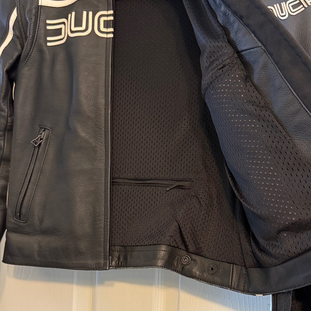 Ducati Black Performance Jacket for Women - Picture 4 of 4